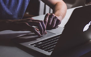 开云·体育官网-伊朗队中场贝尔特拉在巴黎奥运会上展现出强大的进攻组织能力，伊朗拉什特